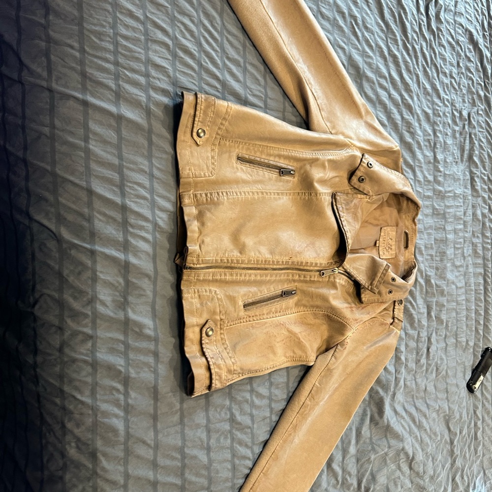 Elegant Tan Women's Blazer